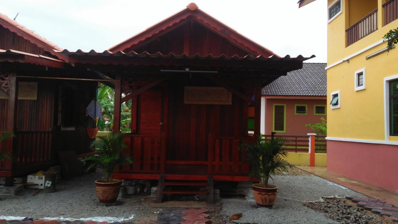 Chalet Kb Wakaf Kayu Kota Bharu Exterior foto